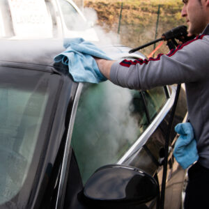 Dampfreinigung für Autos außen